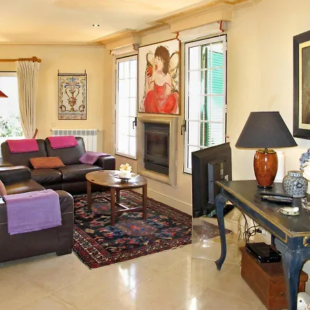 Villa Sleeps 7 With Pool&wifi *