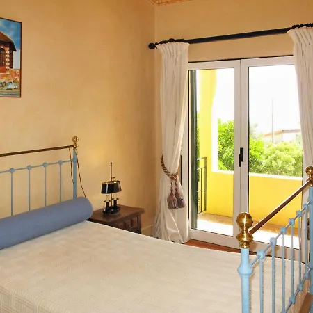 Sleeps 7 With Pool And Wifi