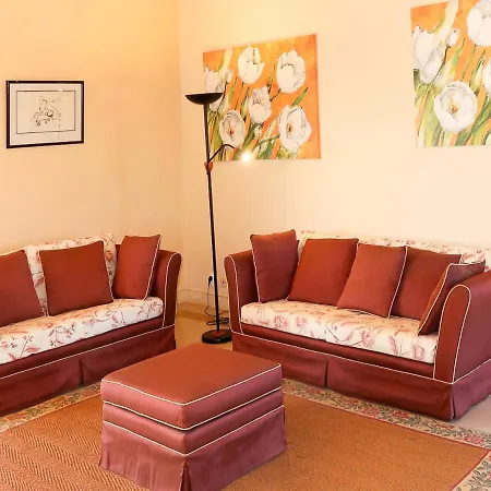 Villa Sleeps 7 With Pool And Wifi *