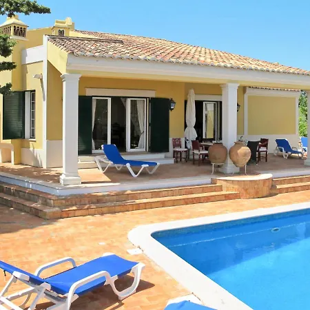 Villa Sleeps 7 With Pool And Wifi